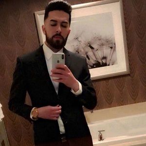 Meet your Posher, Adem